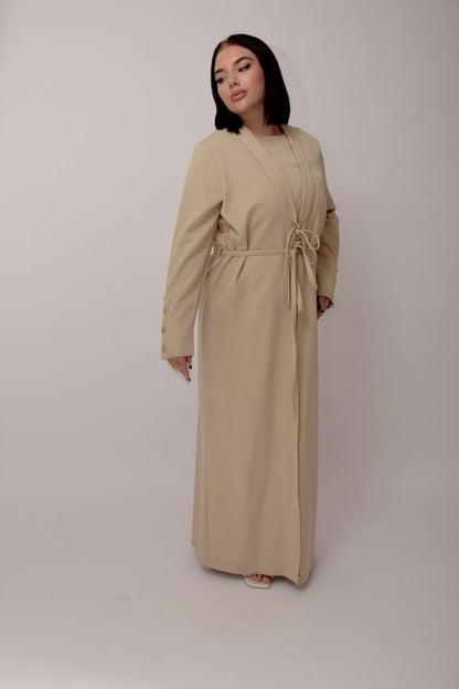 Abaya Élégante Ceinturée – beige Sable